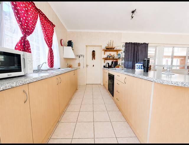 3 BEDROOM FREEHOLD FOR SALE IN MYBURGH PARK